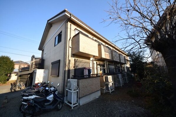 スリー・Woodの物件外観写真